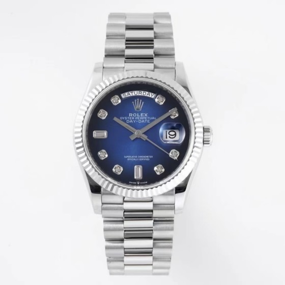 Sunday date display series women's watch, gradient blue dial, silver bezel, 36mm, silver President-style bracelet.